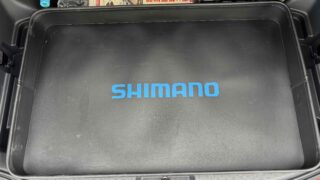 車のトランクを汚さない収納方法「シマノ/トランクタックルトレー (ハードタイプ)」